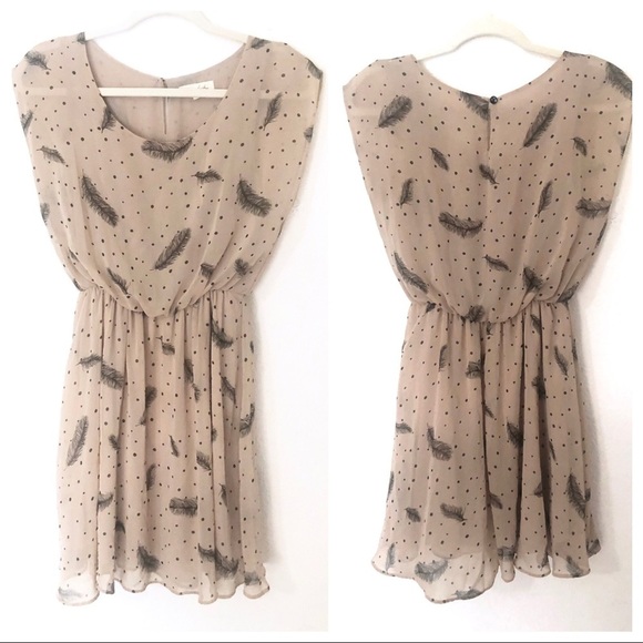 Lush Dress - Picture 3 of 7